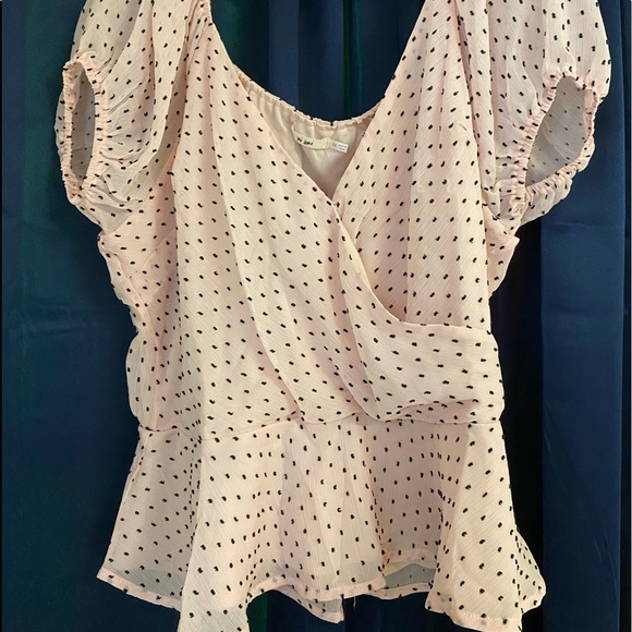 Francesca's Collections Tops - Francesca off the shoulder shirt